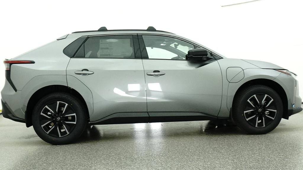 New 2026 Heavy Metal Toyota XLE image 7