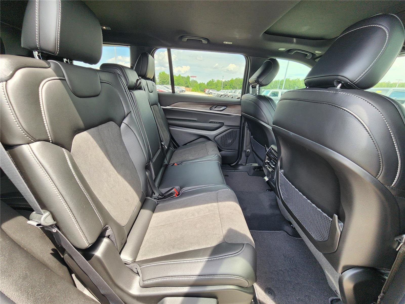 New 2026 Baltic Gray Metallic Clearcoat Jeep Laredo Altitude image 8