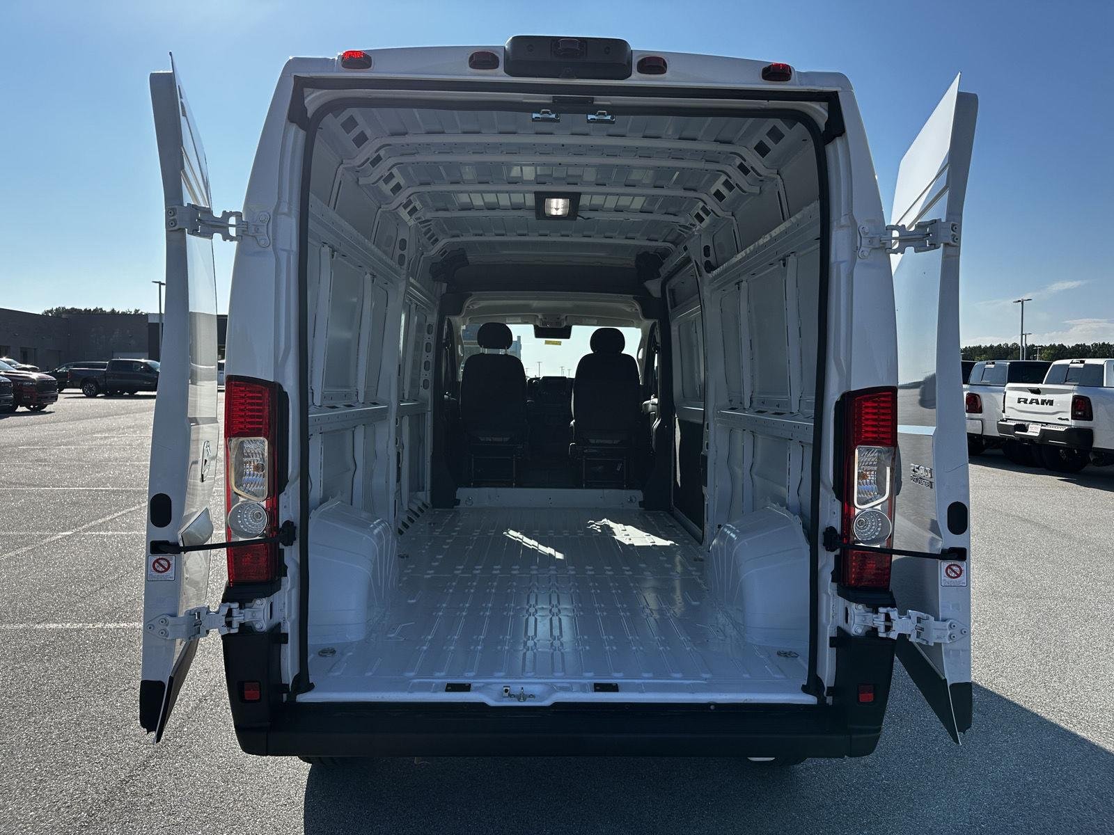 New 2026 Bright White Clear-Coat Exterior Paint RAM Tradesman image 8