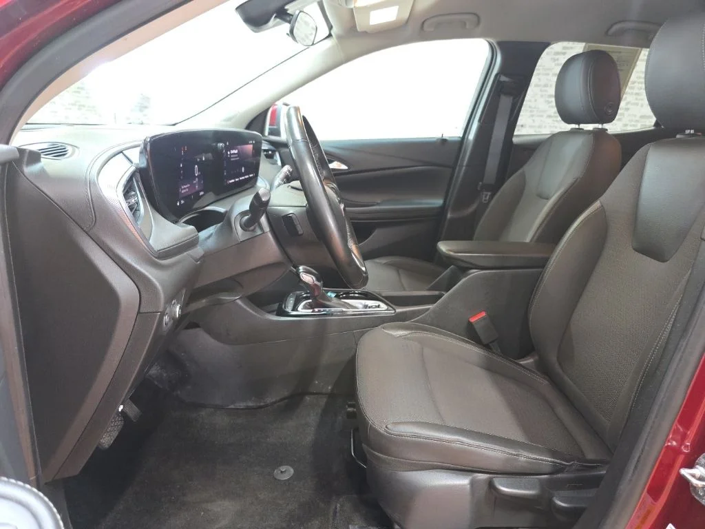 Used 2024 Red Buick Preferred image 17
