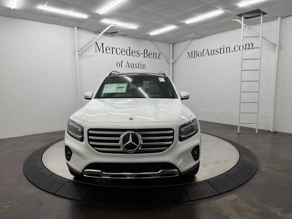 New 2026 White Mercedes-Benz GLB 250 image 2