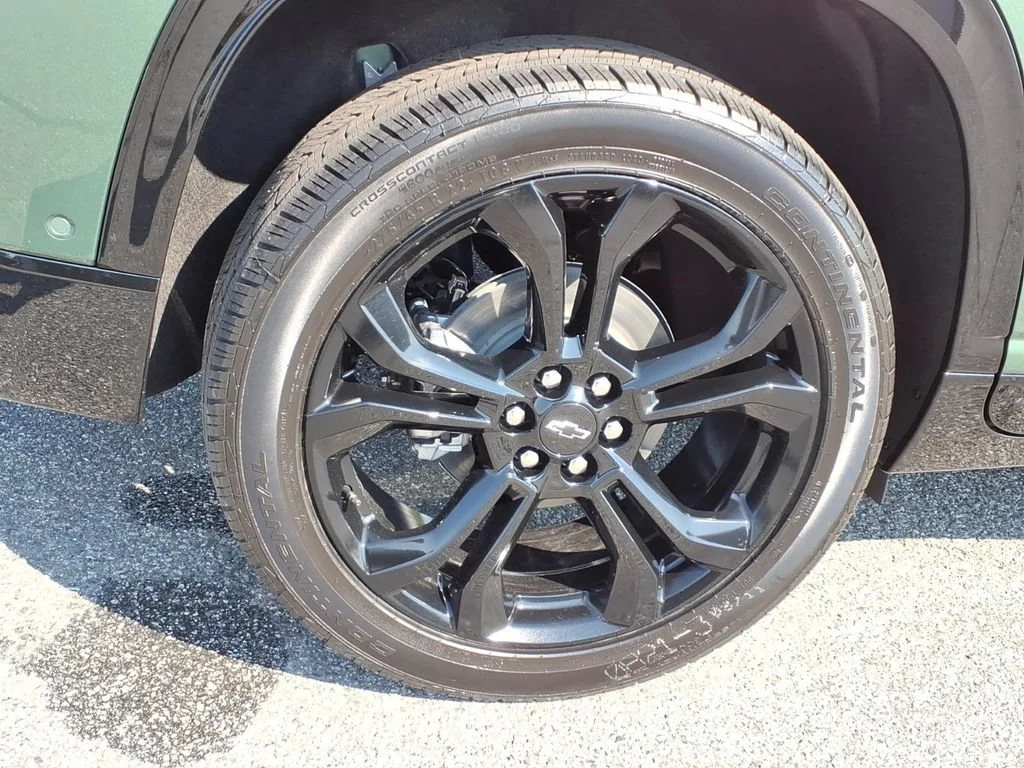 2027 Chevrolet Traverse RS - Photo 30