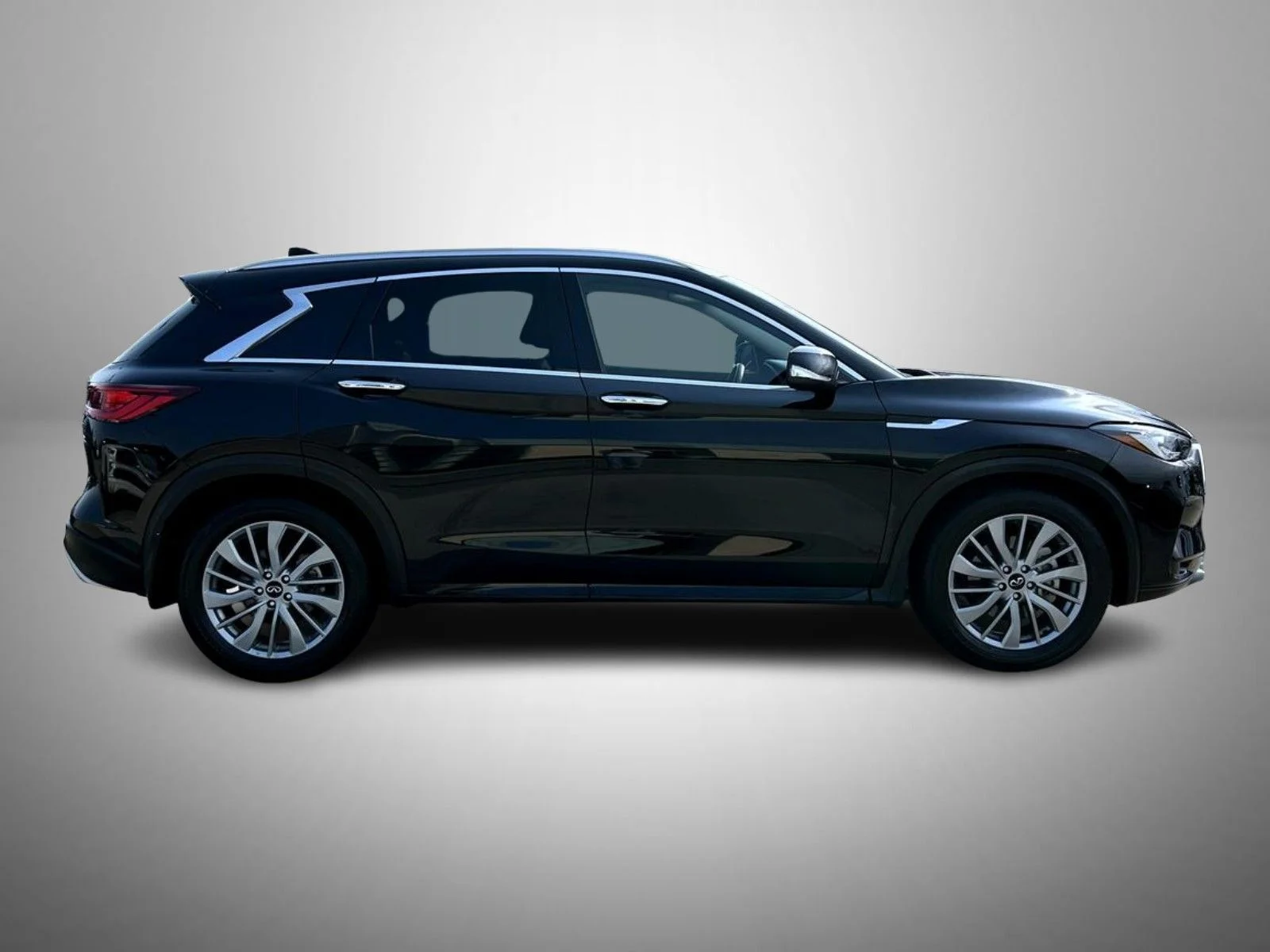 Certified Used 2025 Black INFINITI LUXE image 4