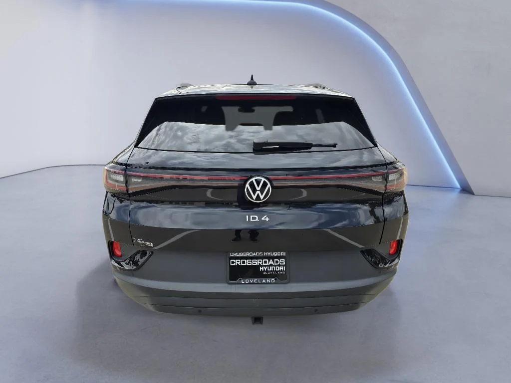 Used 2024 Deep Black Pearl Volkswagen Pro image 5