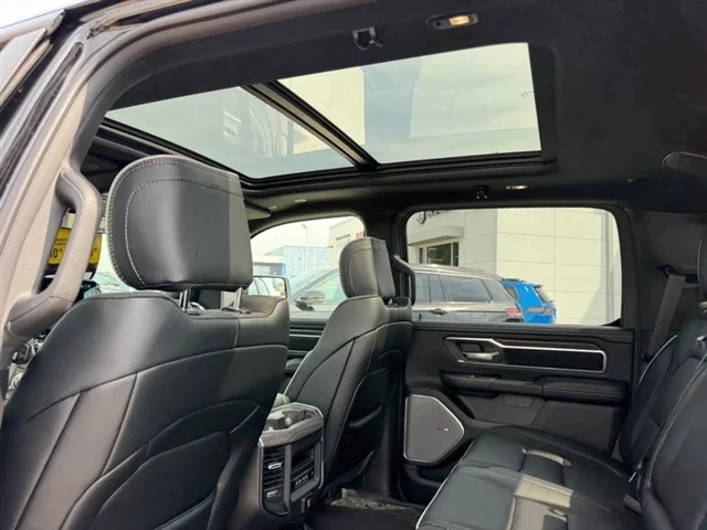 New 2026 Diamond Black Crystal Pearl-Coat Exterior Paint RAM Laramie image 9