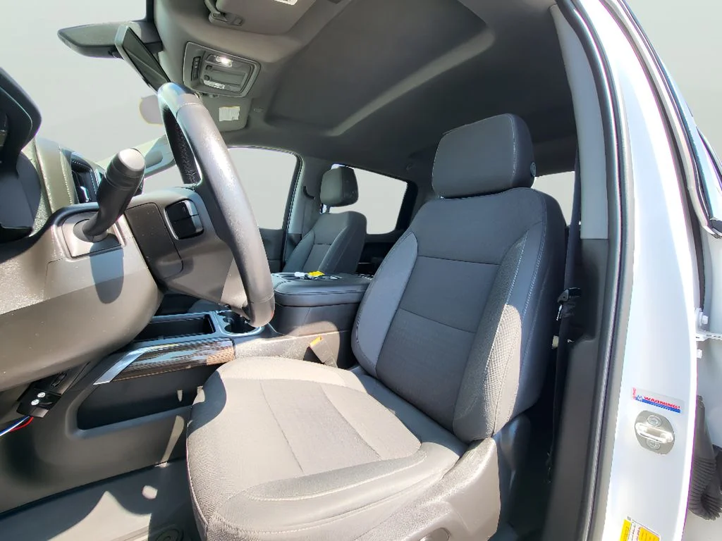 Used 2022 Summit White Chevrolet RST image 22