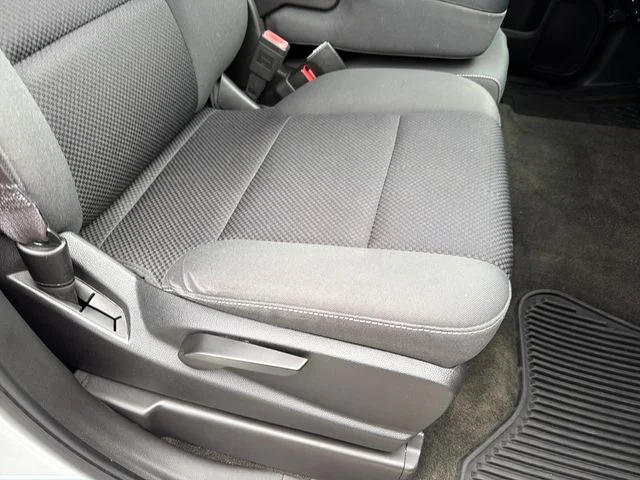 Used 2014 White GMC SLE image 26