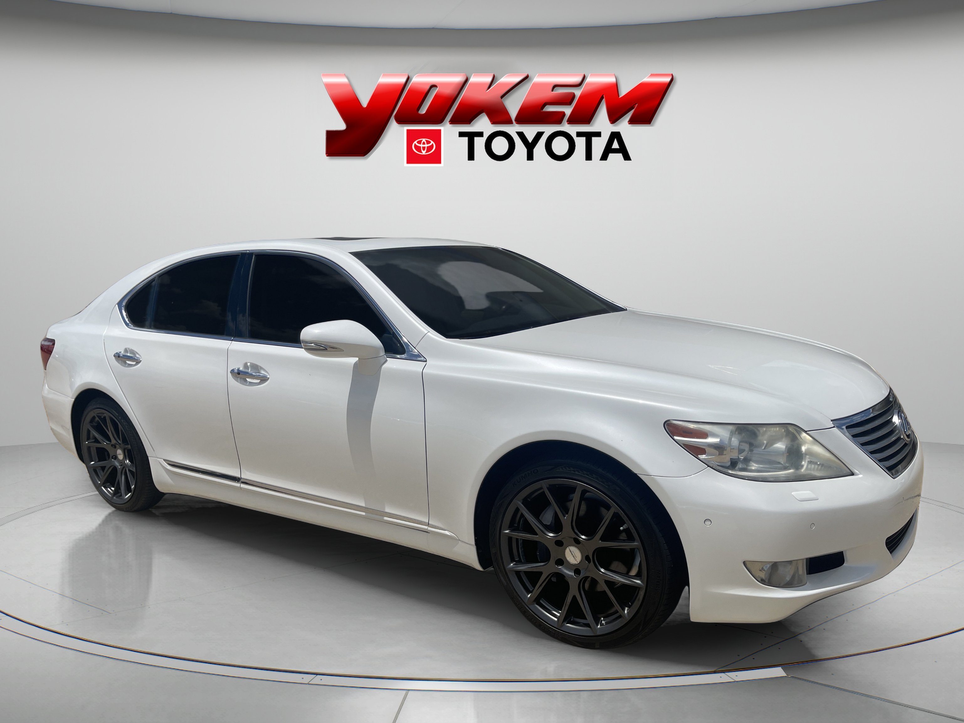 Used 2012 Starfire Pearl Lexus 4DR SDN RWD image 6