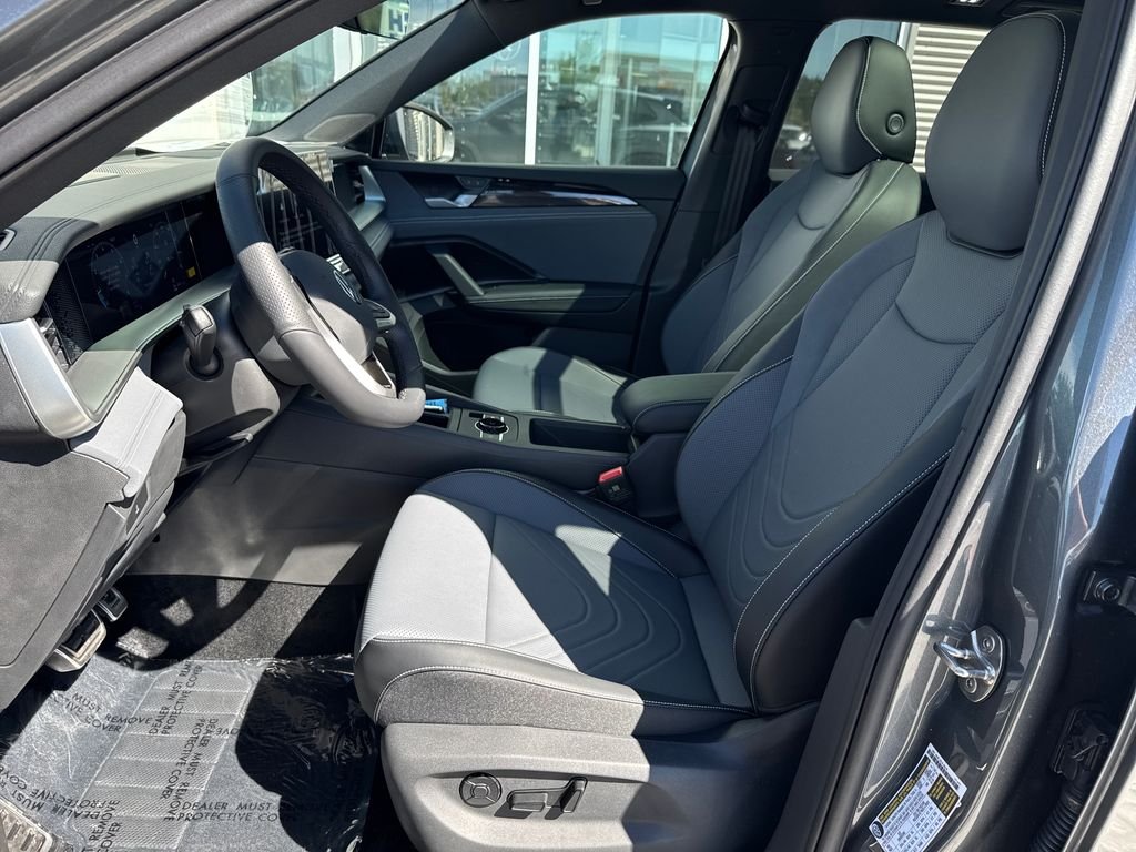 New 2026 Platinum Gray Metallic Volkswagen SE R-Line Black image 17