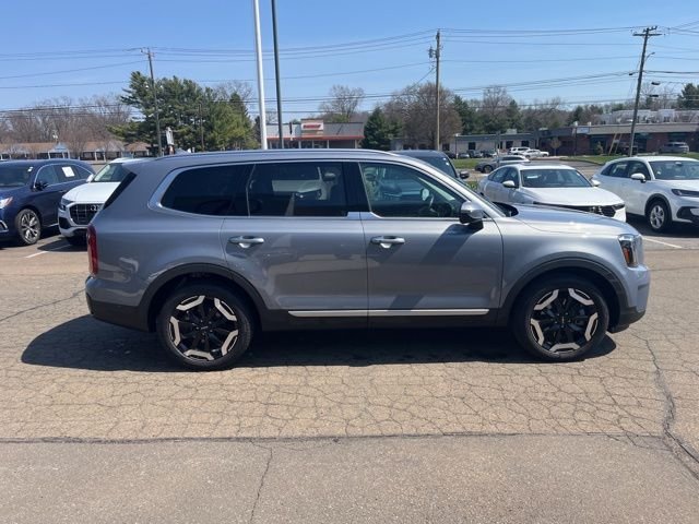 Used 2025 Silver Kia S image 20