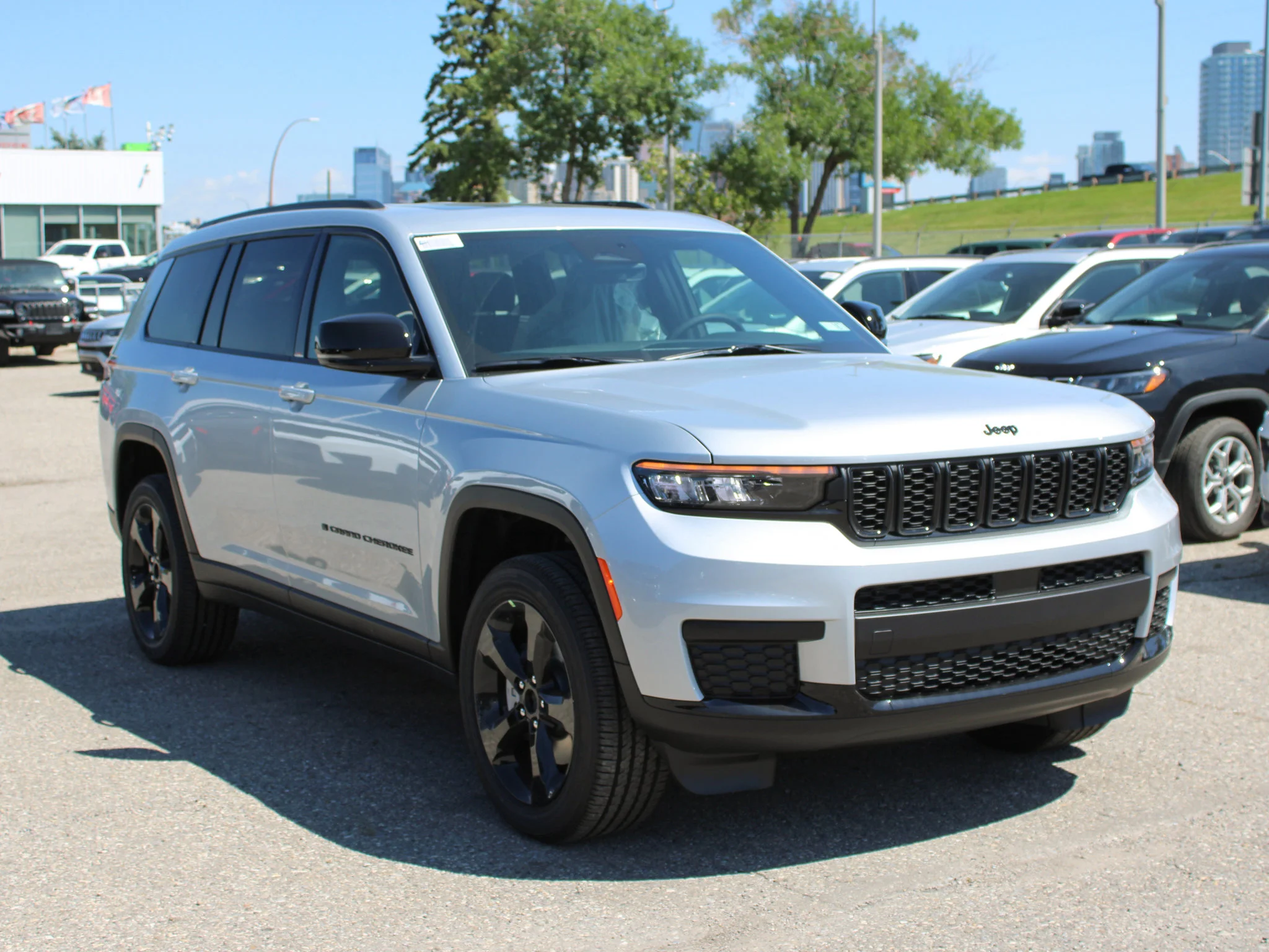 New 2025 Silver Jeep Altitude* 4x4, Sunroof, Heated Leather, Remote Start image 6