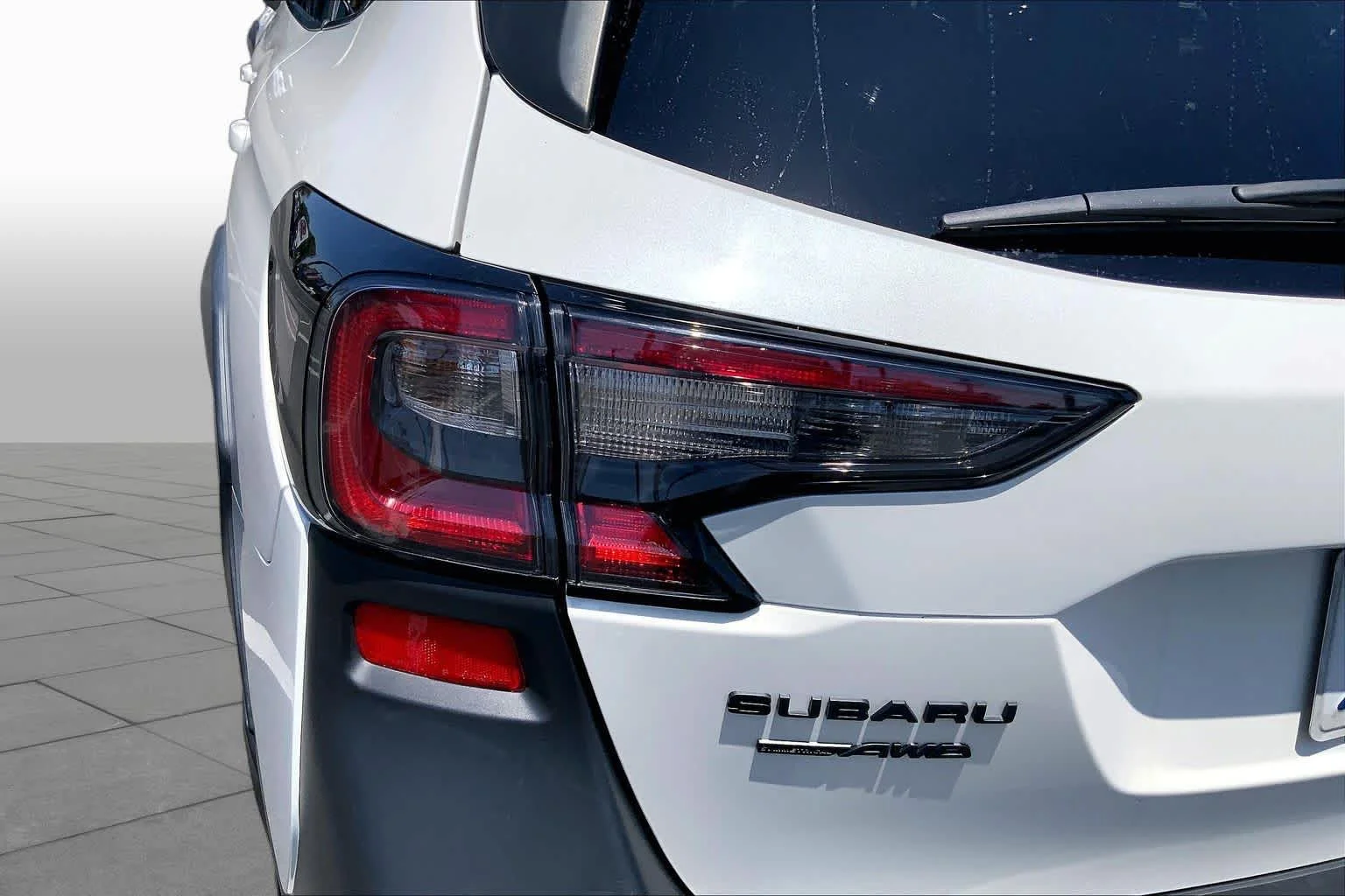 Used 2024 Crystal White Pearl Subaru Wilderness image 28