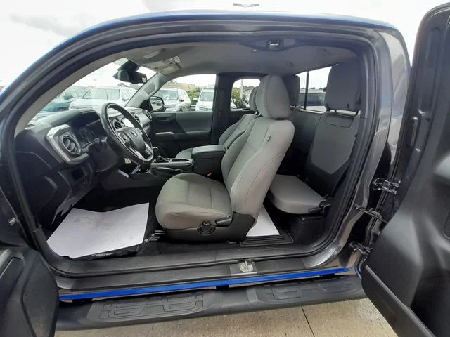 Used 2019 Gray Toyota SR5 image 34