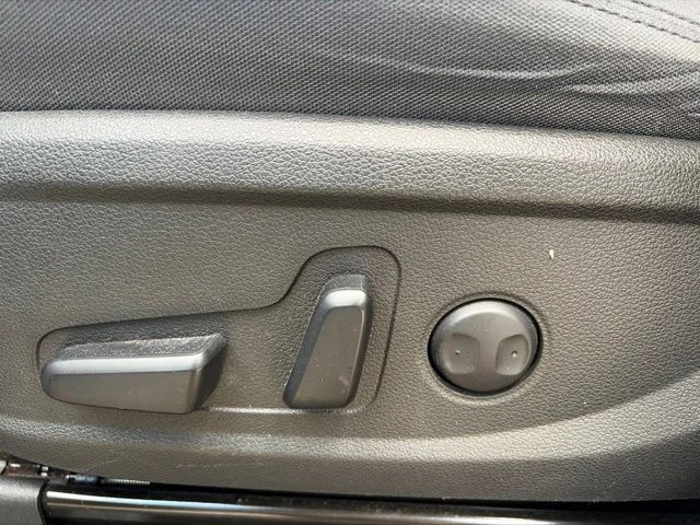 Used 2023 Silver Hyundai SEL image 30
