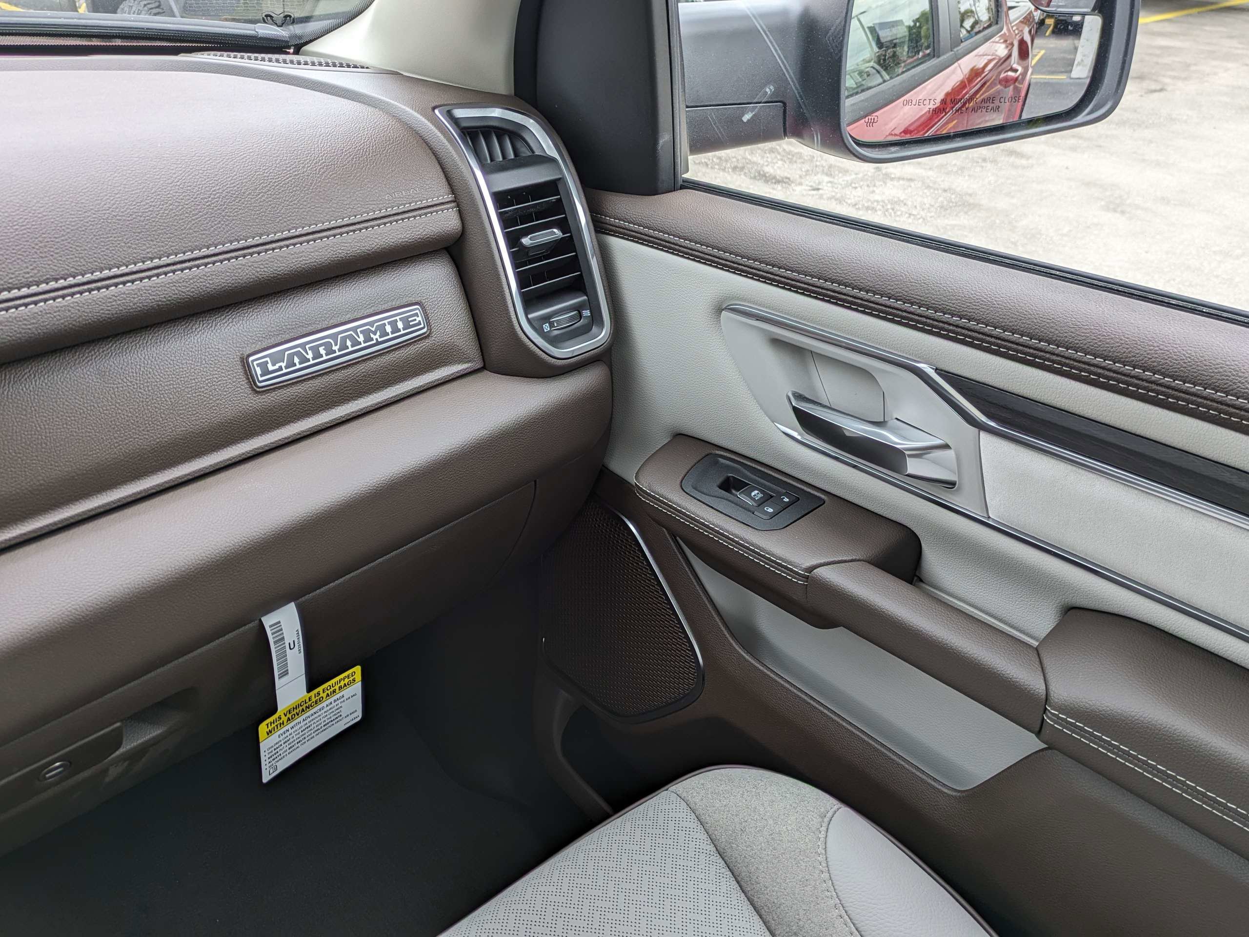 New 2026 Molten Red Pearl-Coat Exterior Paint RAM Laramie image 16