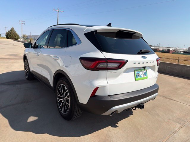 Used 2025 White Ford Base image 3