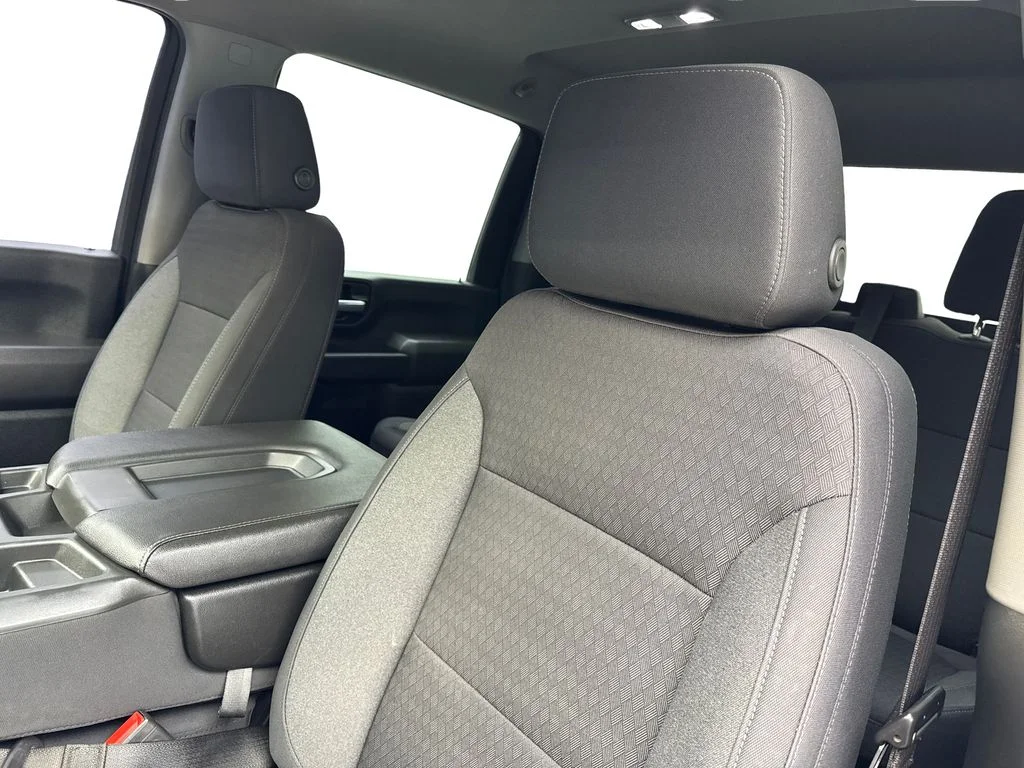 Used 2022 Silver Chevrolet Custom image 26