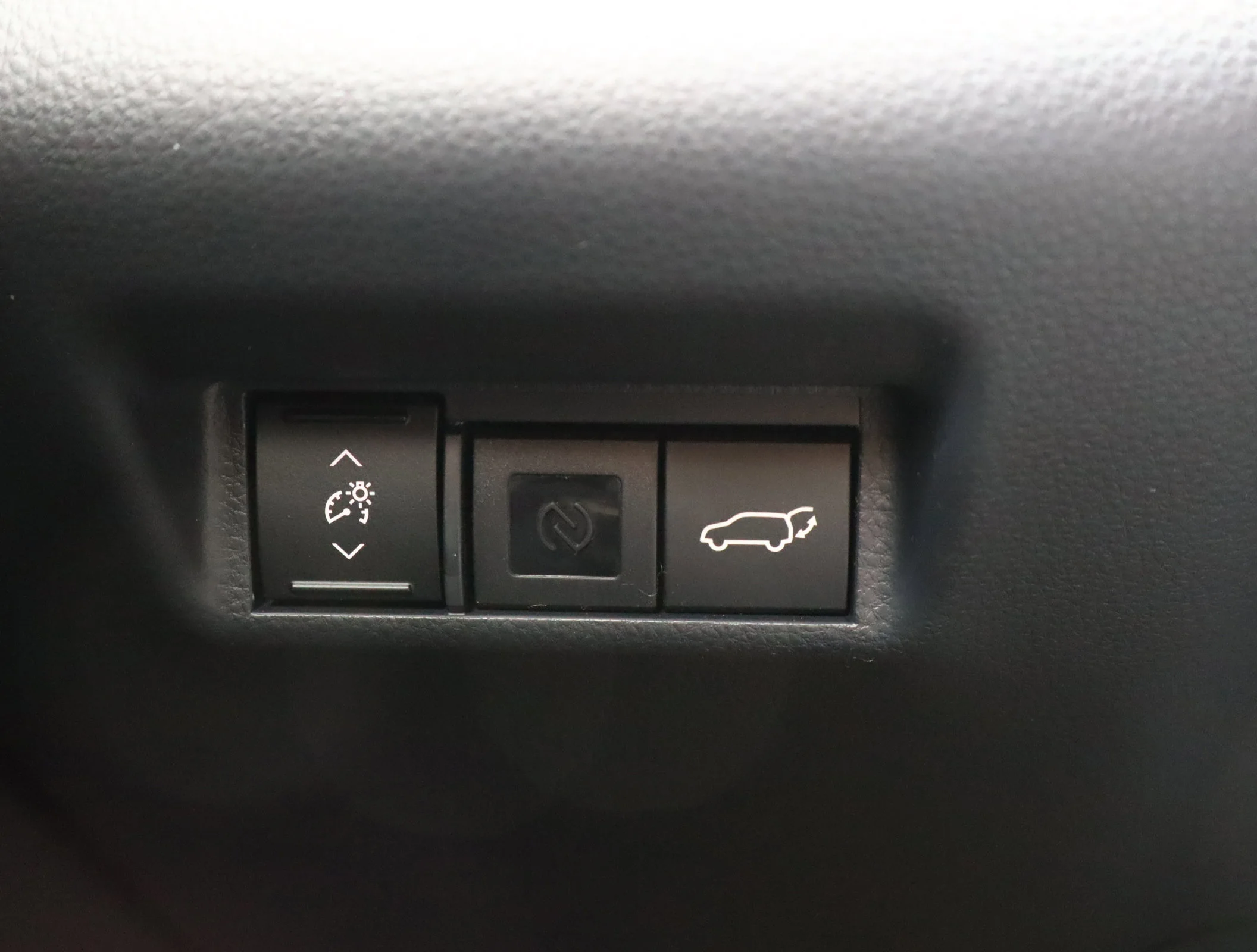 New 2026 Wind Chill Pearl w/Black Roof Toyota XSE image 24
