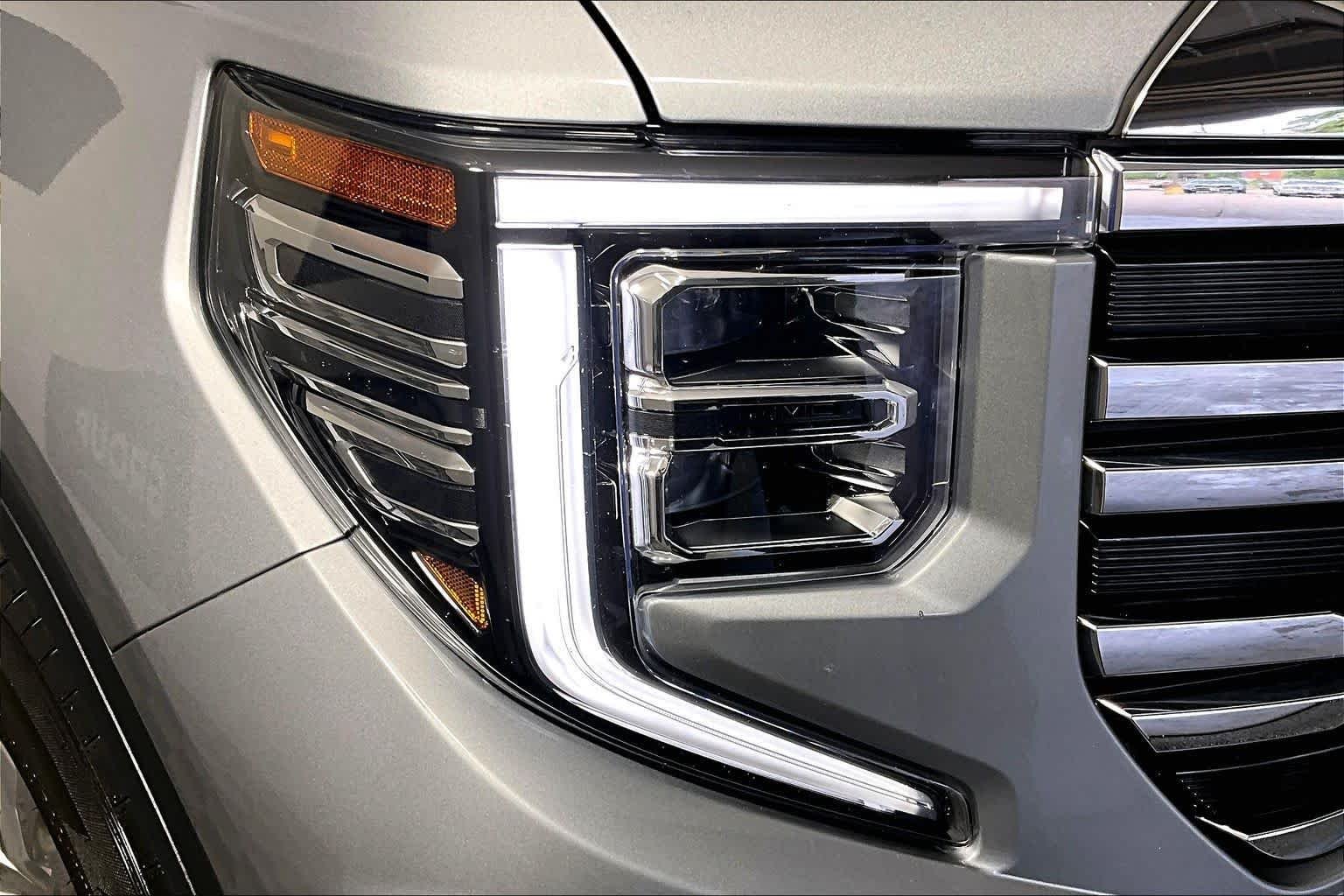 Used 2023 Sterling Metallic GMC SLT image 27