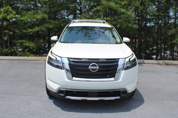 Used 2024 Pearl White Tricoat Nissan SL image 17