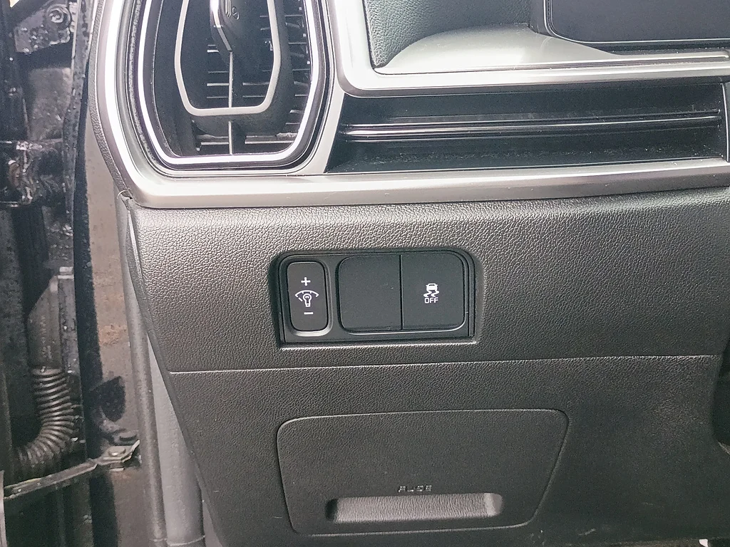 Used 2024 Ebony Black Kia S image 23