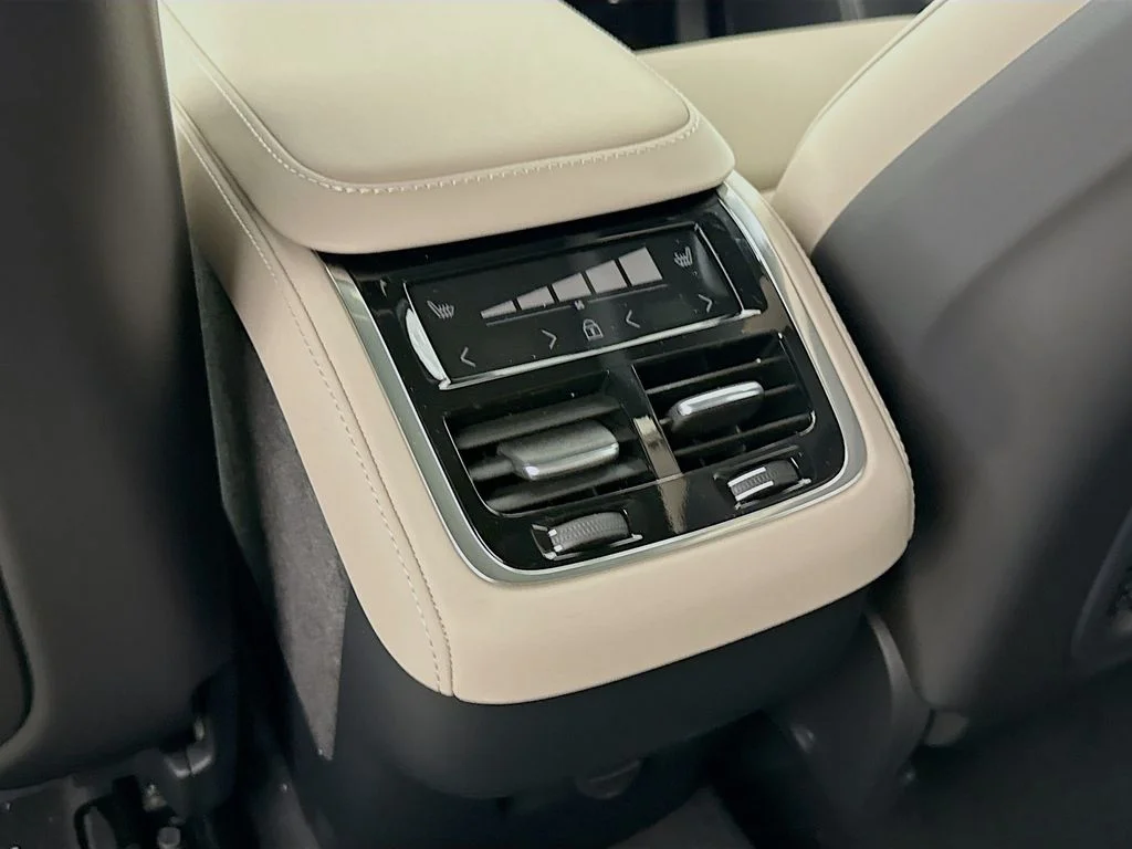 2026 Volvo XC90 Plus - Photo 26