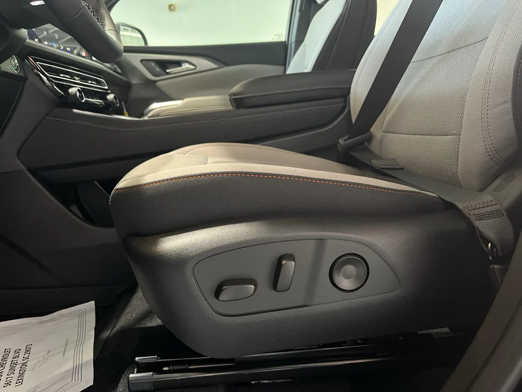 2026 Chevrolet Traverse LT - Photo 14