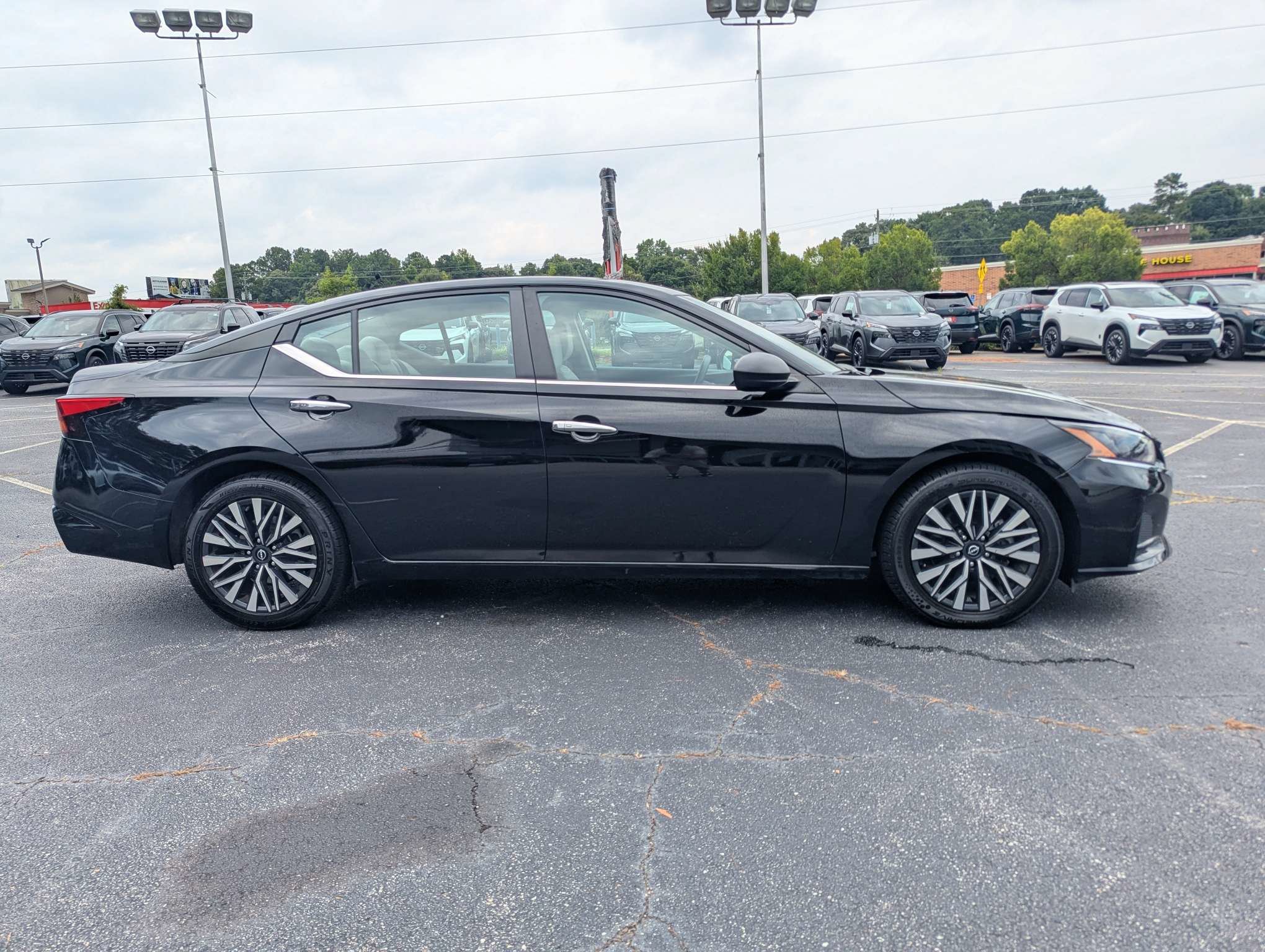 Used 2025 Black Nissan 2.5 SV image 2