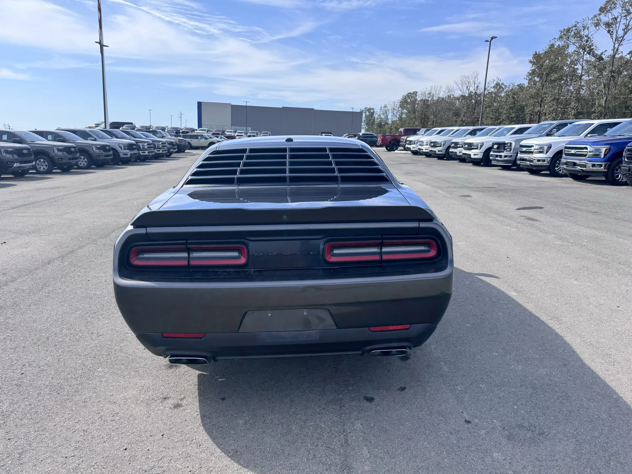 Used 2023 Granite Pearlcoat Dodge R/T image 8