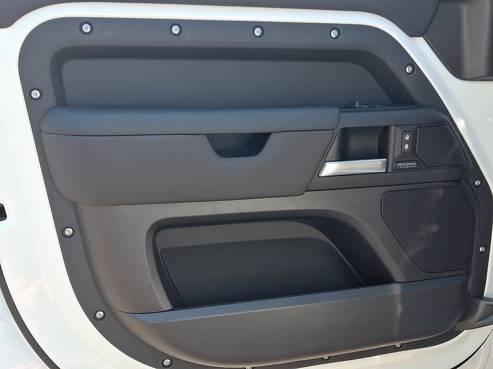 New 2026 Fuji White Land Rover X-Dynamic SE image 8