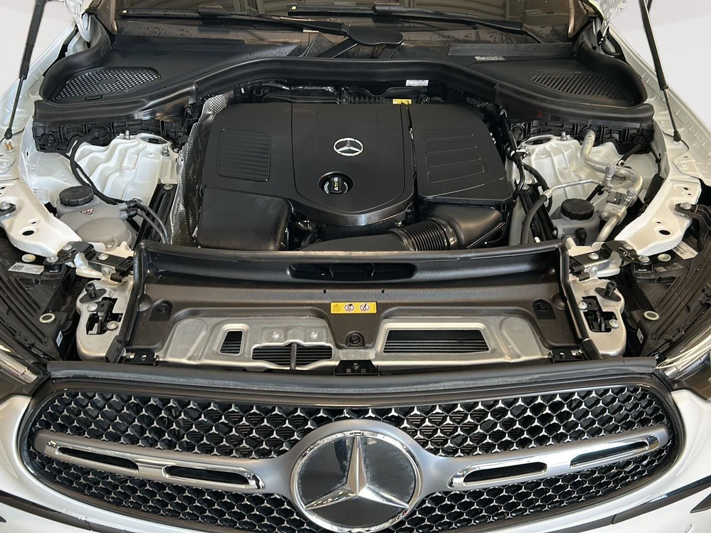 Certified Used 2026 Polar White Mercedes-Benz GLC 300 image 29
