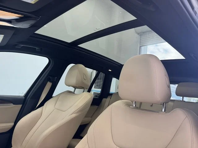 Used 2020 Jet Black BMW xDrive30i image 5