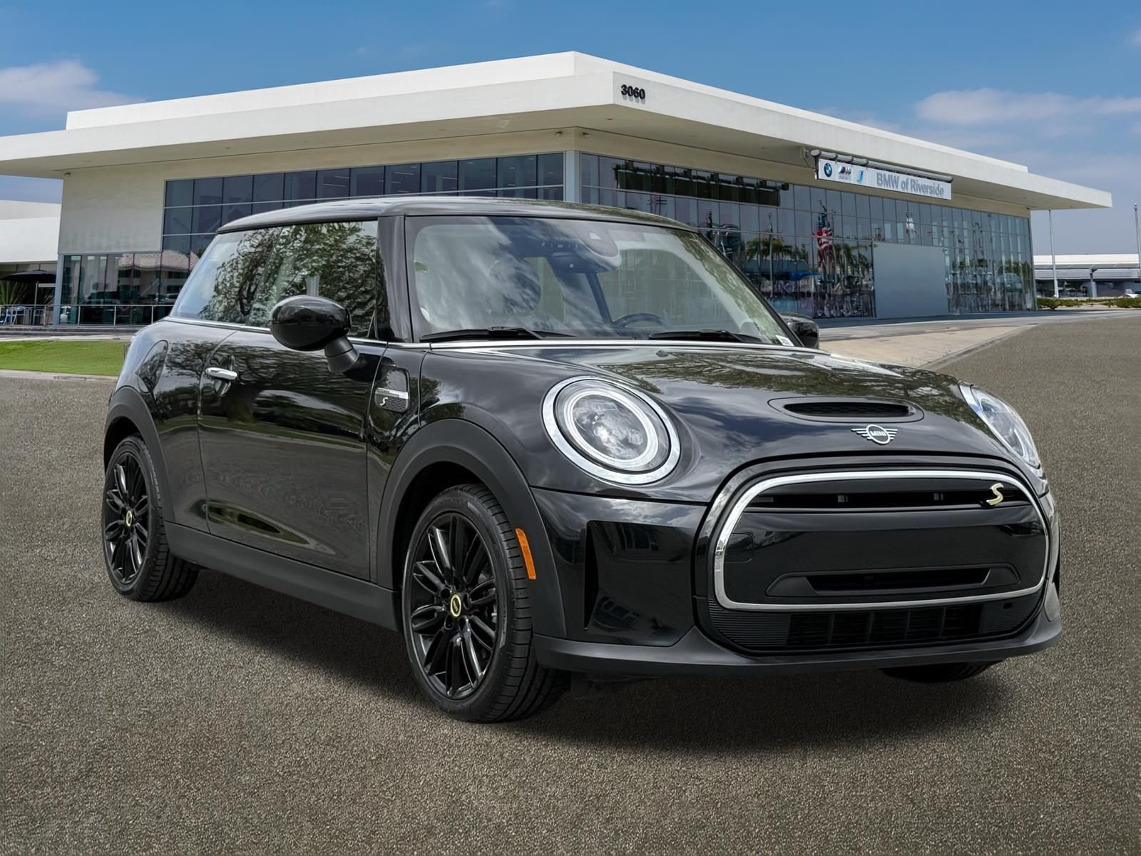 Used 2024 MINI Hardtop 2 Door SE with VIN WMW13DJ05R2V83570 for sale in Riverside, CA