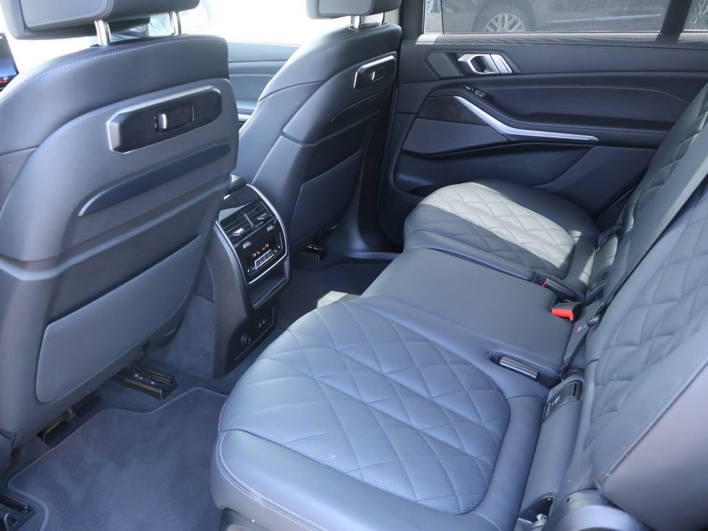 2025 BMW X7 40i - Photo 15
