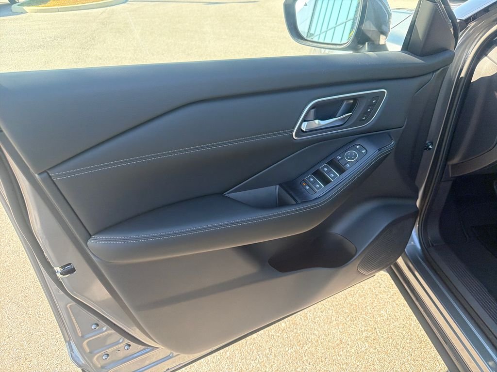 New 2026 Nissan Rogue Platinum 4D Sport Utility