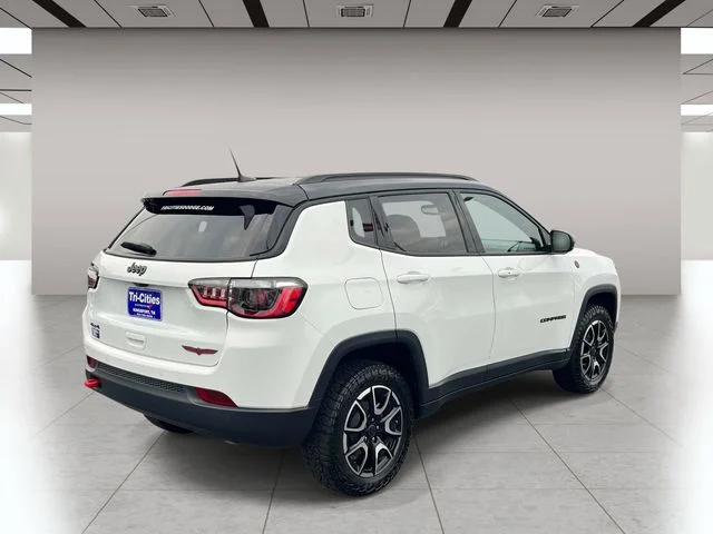 Used 2025 White Jeep Trailhawk image 3