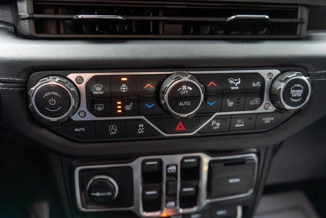 Used 2024 Black Jeep Rubicon image 29