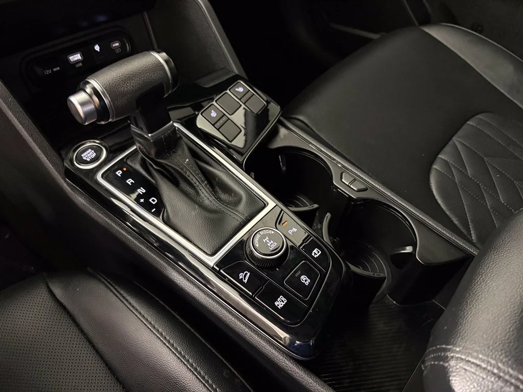 Used 2023 Black Kia X-Line image 29