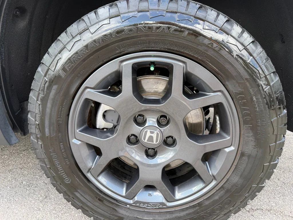 Certified Used 2025 Sonic Gray Pearl Honda AWD TrailSport image 29