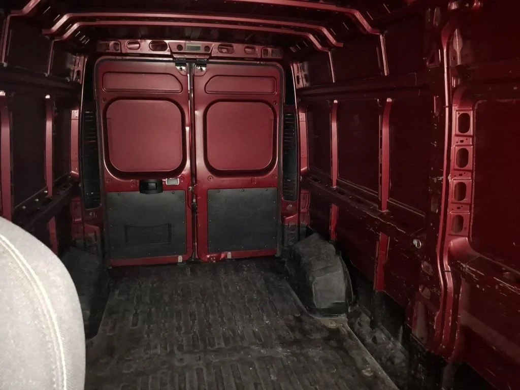 Used 2015 Red Ram High Roof image 10