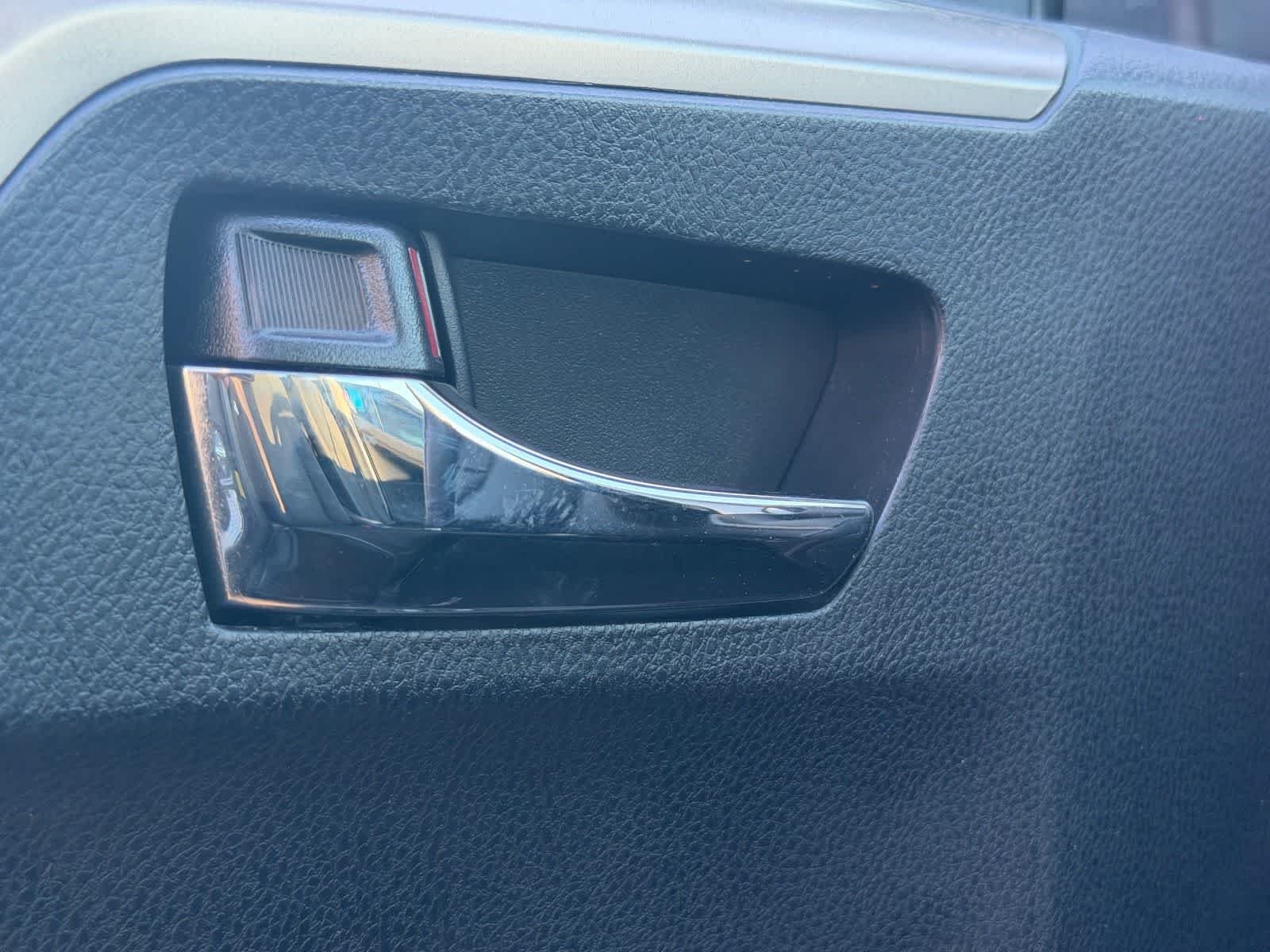 Used 2015 Magnetic Gray Metallic Toyota XLE image 9
