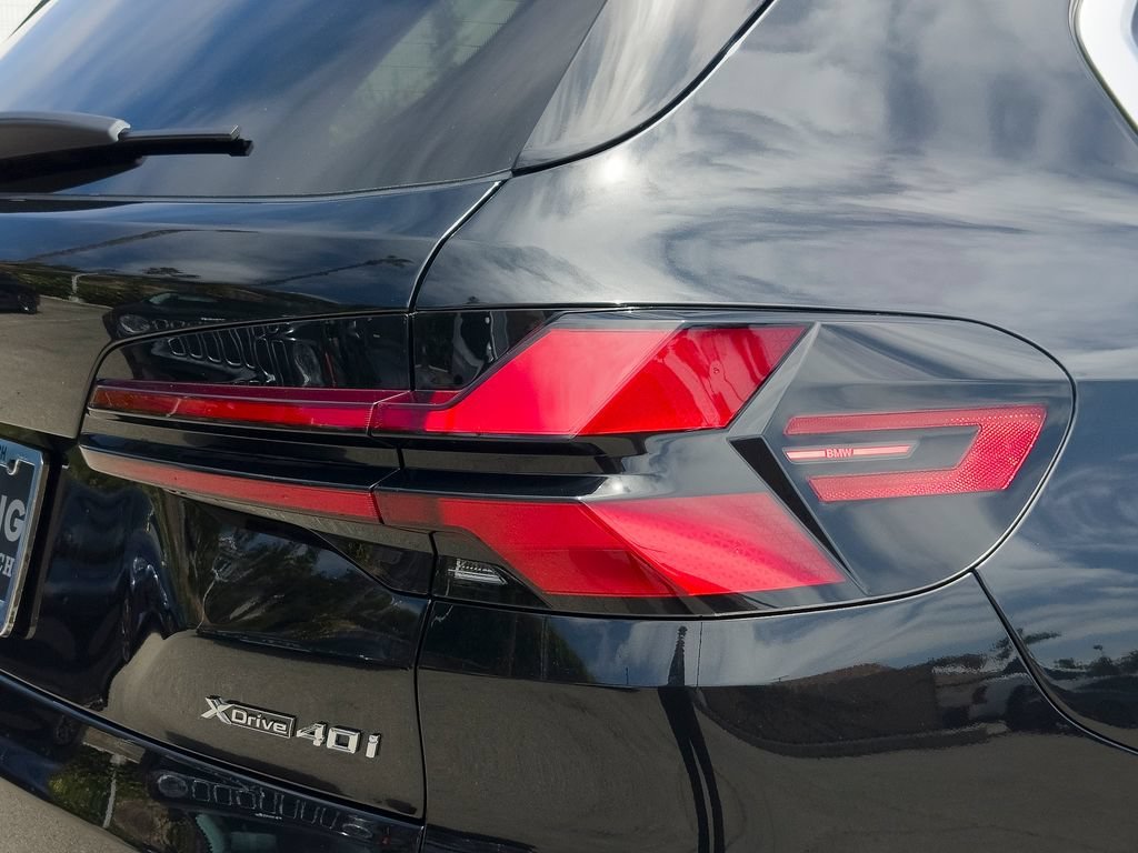 New 2026 Black Sapphire Metallic BMW xDrive40i image 4