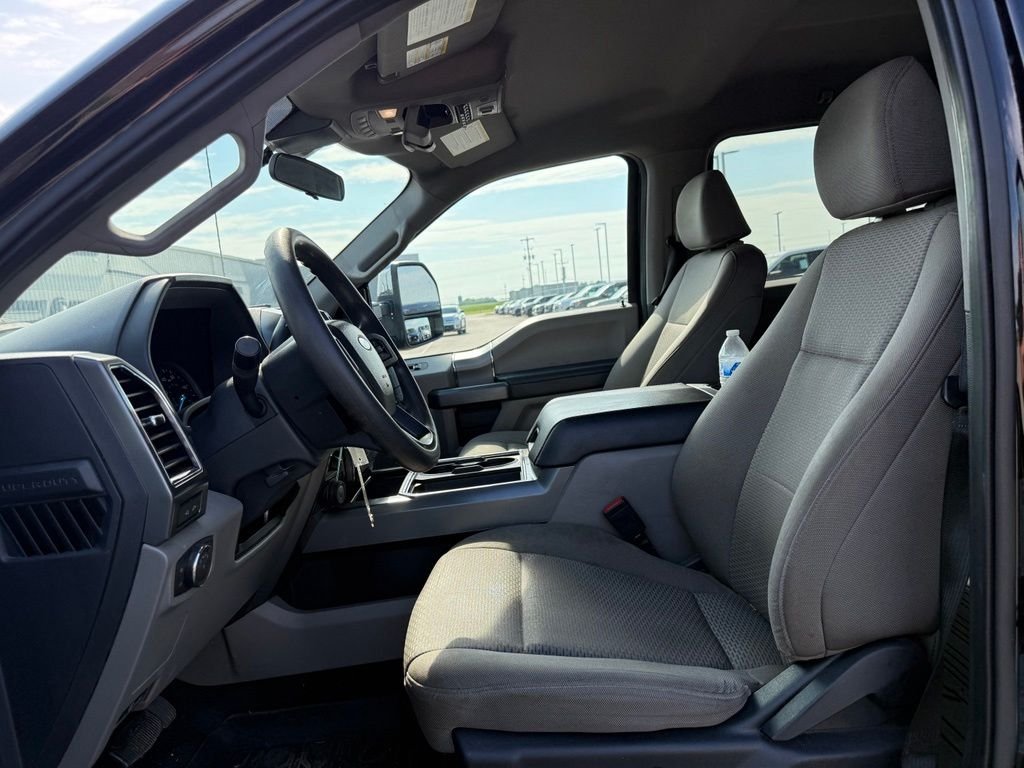 Used 2022 Agate Black Metallic Ford XLT image 5