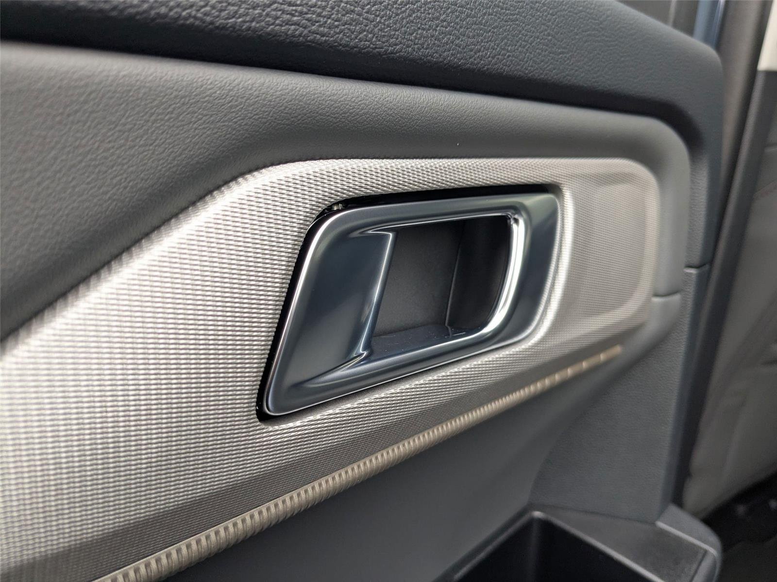 New 2026 Vapor Blue Metallic Ford Active image 25