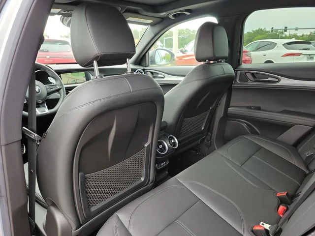 2025 Alfa Romeo Stelvio Base - Photo 12