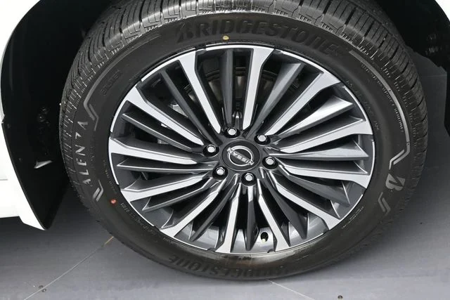 New 2026 Everest White TriCoat Nissan Platinum Reserve image 34