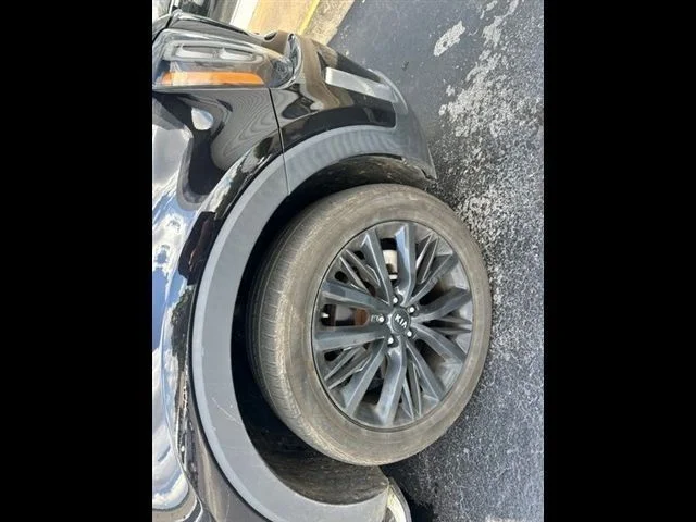 Used 2021 Black Kia SX image 27