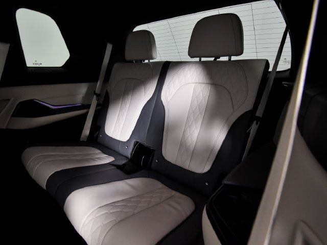 Used 2025 Gray BMW M60i image 49