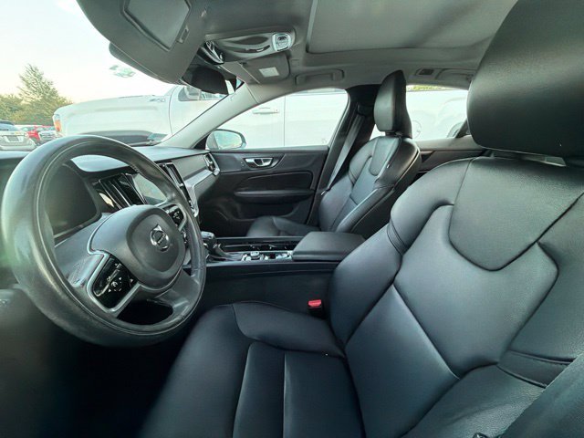 Used 2020 Pebble Gray Metallic Volvo T6 Momentum image 7
