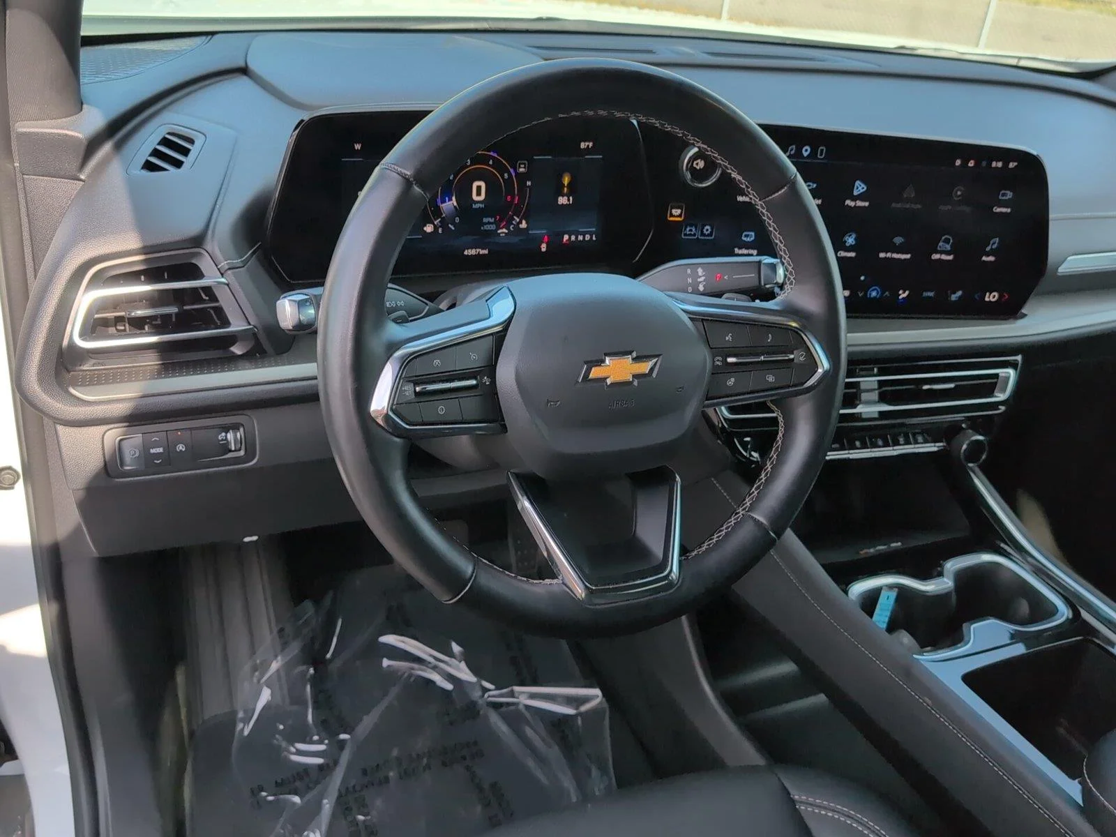 Used 2025 Summit White Chevrolet LT image 4